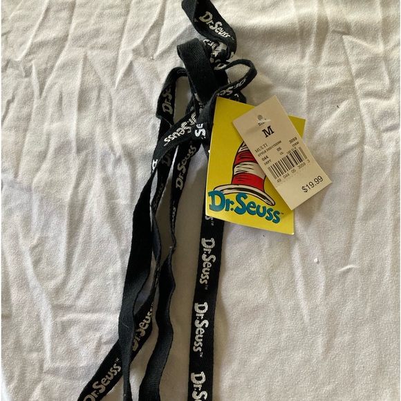 Dr. Seuss Other - Dr. Seuss Shoe Lace Sneaker Shoes Ties Size M NWT
